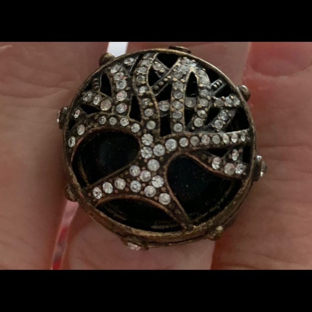 Ring - Picture 1 of 4